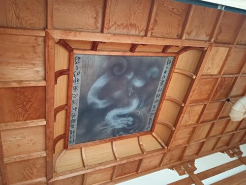 八幡竈門神社　天井の龍