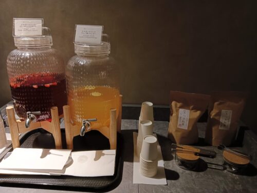 別府温泉ホテルのラウンジドリンク。宿泊者限定で無料提供される