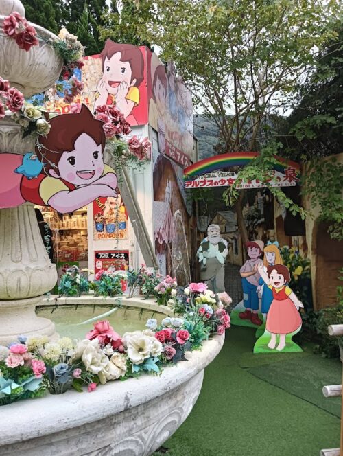 絵本の世界のような洋風建物が並ぶ、由布院フローラルビレッジのハイジ