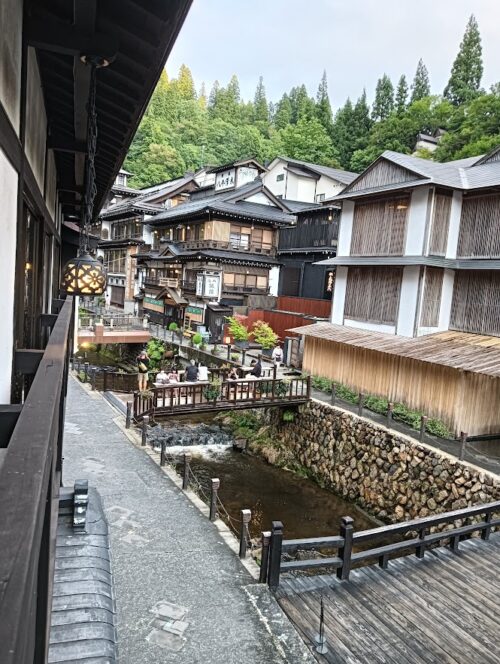 昭和館の窓から眺め